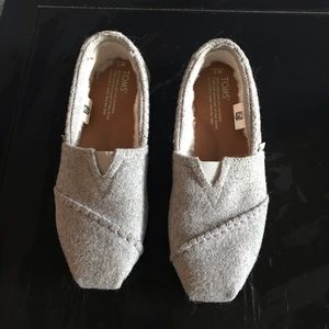 Women’s Toms light grey sz 7